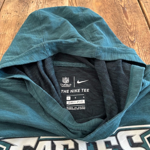 Nike Dri-Fit Philadelphia Eagles On Field Performance Long Sleeve Hooded Shirt - Picture 7 of 11